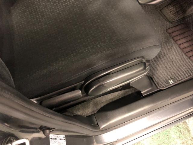 Ｎ−ＢＯＸカスタムＧ・Ｌパッケージ　走行距離９２２６５キロ　Ｂカメラ　ＴＶ１年保証距離無制限　走行距離９２２６５キロ　純正カーペットマット　オートライト　ＨＩＤヘッドライト　ベンチシート　片側電動スライドドア　ＴＶ　Ｂｌｕｅｔｏｏｔｈ　バックカメラ　エアコン（埼玉県）の中古車