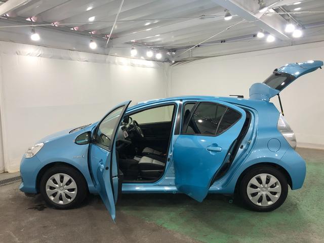 アクアＳ　車検整備付／走行距離３１６５２キロ／ワンセグナビ／マット１年保証距離無制限　走行距離３１６５２キロ　車検整備付　ワンセグナビ　バックカメラ　ブルートゥース　カーペットマット　助手席エアバッグ　オートライト（埼玉県）の中古車
