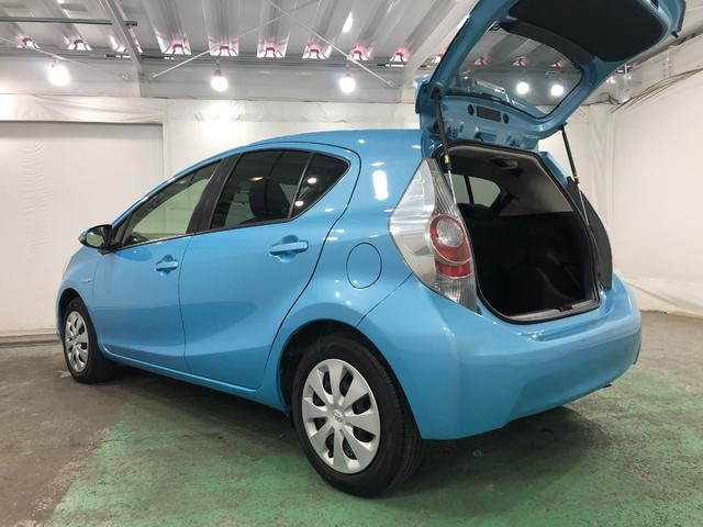 アクアＳ　車検整備付／走行距離３１６５２キロ／ワンセグナビ／マット１年保証距離無制限　走行距離３１６５２キロ　車検整備付　ワンセグナビ　バックカメラ　ブルートゥース　カーペットマット　助手席エアバッグ　オートライト（埼玉県）の中古車