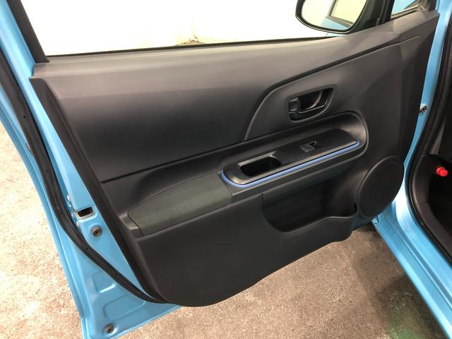アクアＳ　車検整備付／走行距離３１６５２キロ／ワンセグナビ／マット１年保証距離無制限　走行距離３１６５２キロ　車検整備付　ワンセグナビ　バックカメラ　ブルートゥース　カーペットマット　助手席エアバッグ　オートライト（埼玉県）の中古車