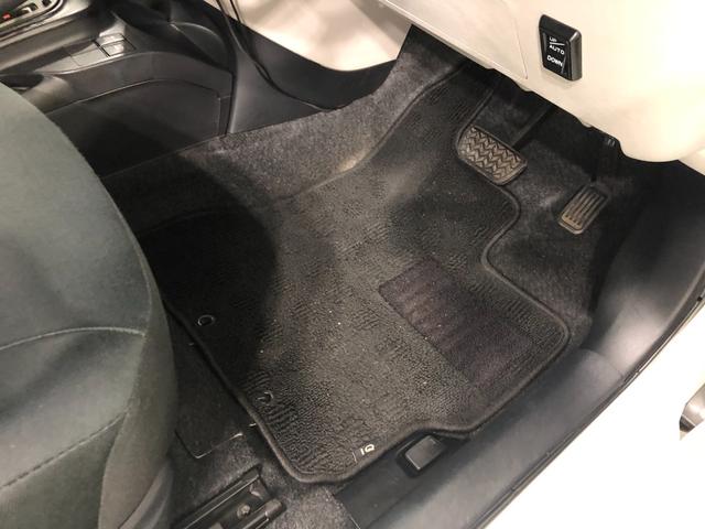 ｉＱ１３０Ｇ　ナビ／ドラレコ／ＥＴＣ一年保証・走行距離無制限　走行距離３１３２５キロ　フルセグナビ　ブルートゥース　ＤＶＤ　ドラレコ　サイドエアバック　オートライト　ＥＴＣ（埼玉県）の中古車
