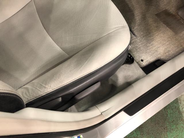 プリウスＳ　ＬＥＤエディション　車検整備付／走行３９８３１キロ／ナビ１年保証距離無制限　走行距離３９８３１キロ　車検整備付　ワンセグナビ　バックカメラ　ブルートゥース　ドラレコ　純正マット　サイドエアバッグ　オートライト　ＬＥＤヘッドランプ（埼玉県）の中古車