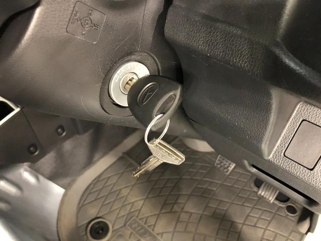 ハイゼットトラックエクストラＳＡIIIｔ　ＭＴ５速／走行１０７３３キロ／マット１年保証距離無制限　走行距離１０７３３キロ　ＭＴ５速　マニュアル車　ＣＤチューナー　純正マット　荷台作業灯　助手席エアバッグ　スマートアシスト３ｔ　マニュアルエアコン（埼玉県）の中古車