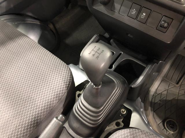 ハイゼットトラックエクストラＳＡIIIｔ　ＭＴ５速／走行１０７３３キロ／マット１年保証距離無制限　走行距離１０７３３キロ　ＭＴ５速　マニュアル車　ＣＤチューナー　純正マット　荷台作業灯　助手席エアバッグ　スマートアシスト３ｔ　マニュアルエアコン（埼玉県）の中古車
