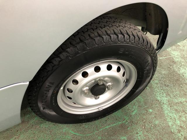 ハイゼットトラックエクストラＳＡIIIｔ　ＭＴ５速／走行１０７３３キロ／マット１年保証距離無制限　走行距離１０７３３キロ　ＭＴ５速　マニュアル車　ＣＤチューナー　純正マット　荷台作業灯　助手席エアバッグ　スマートアシスト３ｔ　マニュアルエアコン（埼玉県）の中古車