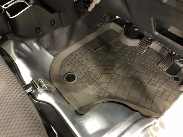 ハイゼットトラックエクストラＳＡIIIｔ　ＭＴ５速／走行１０７３３キロ／マット１年保証距離無制限　走行距離１０７３３キロ　ＭＴ５速　マニュアル車　ＣＤチューナー　純正マット　荷台作業灯　助手席エアバッグ　スマートアシスト３ｔ　マニュアルエアコン（埼玉県）の中古車