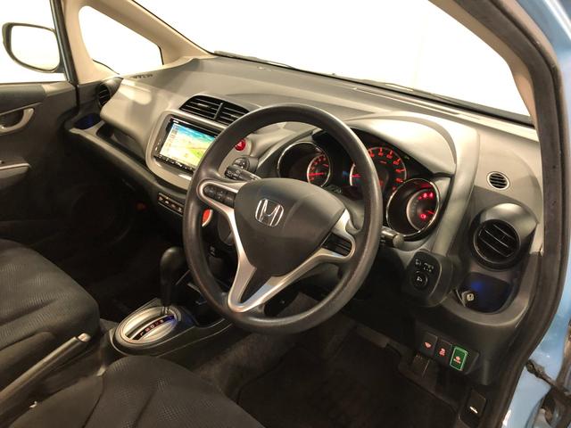 フィット１３Ｇ・スマートセレクション　ファインスタイル　車検整備付１年保証距離無制限　走行距離５４４５４キロ　車検整備付　ワンセグナビ　バックカメラ　ＤＶＤ再生　純正マット　助手席エアバッグ　オートライト　ＨＩＤヘッドランプ（埼玉県）の中古車