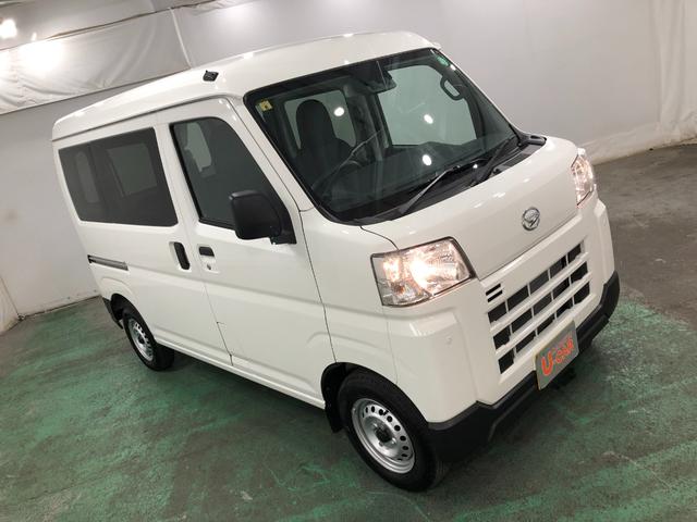 ハイゼットカーゴＤＸ　車検整備付／走行９３４７キロ／ＣＤチューナー／マット１年保証距離無制限　走行距離９３４７キロ　車検整備付　ＣＤチューナー　純正マット　助手席エアバッグ　クリアランスソナー　オートライト　アイドリングストップ　キーレスエントリー　両側スライドドア（埼玉県）の中古車