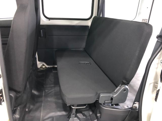 ハイゼットカーゴＤＸ　車検整備付／走行９３４７キロ／ＣＤチューナー／マット１年保証距離無制限　走行距離９３４７キロ　車検整備付　ＣＤチューナー　純正マット　助手席エアバッグ　クリアランスソナー　オートライト　アイドリングストップ　キーレスエントリー　両側スライドドア（埼玉県）の中古車