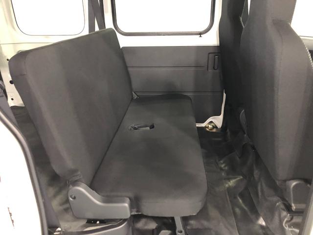 ハイゼットカーゴＤＸ　車検整備付／走行９３４７キロ／ＣＤチューナー／マット１年保証距離無制限　走行距離９３４７キロ　車検整備付　ＣＤチューナー　純正マット　助手席エアバッグ　クリアランスソナー　オートライト　アイドリングストップ　キーレスエントリー　両側スライドドア（埼玉県）の中古車