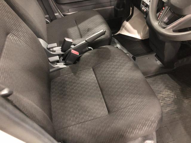 ハイゼットカーゴＤＸ　車検整備付／走行９３４７キロ／ＣＤチューナー／マット１年保証距離無制限　走行距離９３４７キロ　車検整備付　ＣＤチューナー　純正マット　助手席エアバッグ　クリアランスソナー　オートライト　アイドリングストップ　キーレスエントリー　両側スライドドア（埼玉県）の中古車