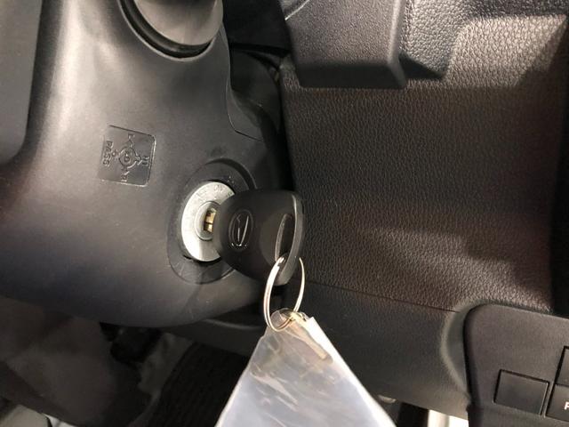 ハイゼットカーゴＤＸ　車検整備付／走行９３４７キロ／ＣＤチューナー／マット１年保証距離無制限　走行距離９３４７キロ　車検整備付　ＣＤチューナー　純正マット　助手席エアバッグ　クリアランスソナー　オートライト　アイドリングストップ　キーレスエントリー　両側スライドドア（埼玉県）の中古車
