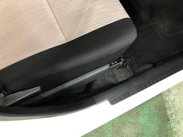 ミライースＬ　走行６８９６キロ／オートライト／マット１年保証距離無制限　走行距離６８９６キロ　マット　助手席エアバッグ　オートライト　アイドリングストップ　マニュアルエアコン　キーレスエントリー（埼玉県）の中古車