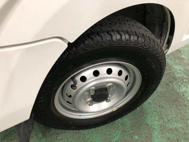 ＮＴ１００クリッパートラックＤＸ　４ＷＤ／車検整備付／走行５５５８キロ／ＦＭＡＭラジオ１年保証距離無制限　走行距離５５５８キロ　４ＷＤ　車検整備付　ＦＭＡＭラジオ　純正フロアマット　助手席エアバッグ　マニュアルエアコン（埼玉県）の中古車