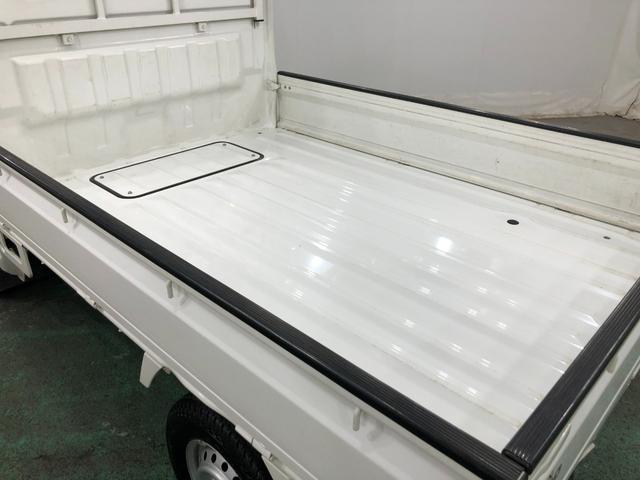 ＮＴ１００クリッパートラックＤＸ　４ＷＤ／車検整備付／走行５５５８キロ／ＦＭＡＭラジオ１年保証距離無制限　走行距離５５５８キロ　４ＷＤ　車検整備付　ＦＭＡＭラジオ　純正フロアマット　助手席エアバッグ　マニュアルエアコン（埼玉県）の中古車