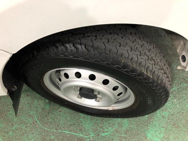 ＮＴ１００クリッパートラックＤＸ　４ＷＤ／車検整備付／走行５５５８キロ／ＦＭＡＭラジオ１年保証距離無制限　走行距離５５５８キロ　４ＷＤ　車検整備付　ＦＭＡＭラジオ　純正フロアマット　助手席エアバッグ　マニュアルエアコン（埼玉県）の中古車