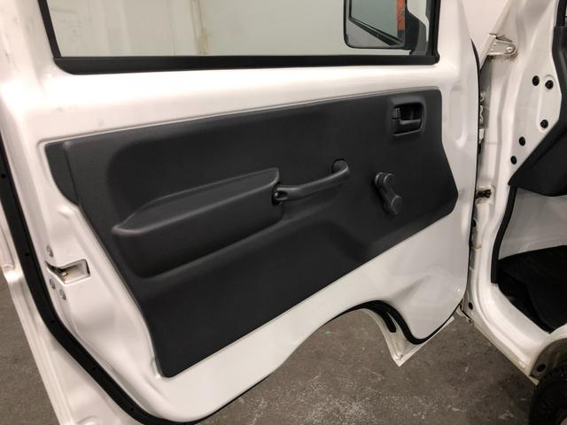 ＮＴ１００クリッパートラックＤＸ　４ＷＤ／車検整備付／走行５５５８キロ／ＦＭＡＭラジオ１年保証距離無制限　走行距離５５５８キロ　４ＷＤ　車検整備付　ＦＭＡＭラジオ　純正フロアマット　助手席エアバッグ　マニュアルエアコン（埼玉県）の中古車