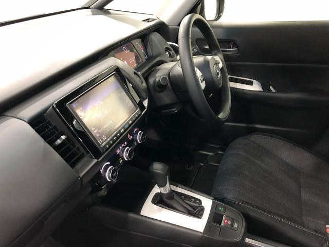 フィットｅ：ＨＥＶホーム　走行９９４３キロ／ナビ／バックカメラ１年保証距離無制限　走行距離９９４３キロ　フルセグナビ　バックカメラ　ブルートゥース　ＵＳＢ２口　純正マット　サイドエアバッグ　オートライト　ＬＥＤヘッドランプ　電動格納式ドアミラー　キーフリー（埼玉県）の中古車