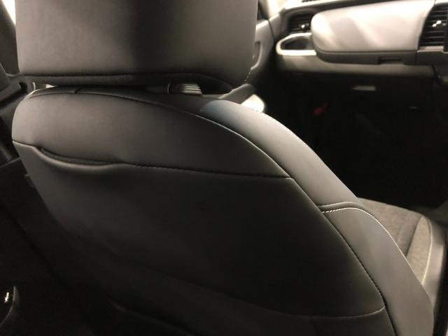 フィットｅ：ＨＥＶホーム　走行９９４３キロ／ナビ／バックカメラ１年保証距離無制限　走行距離９９４３キロ　フルセグナビ　バックカメラ　ブルートゥース　ＵＳＢ２口　純正マット　サイドエアバッグ　オートライト　ＬＥＤヘッドランプ　電動格納式ドアミラー　キーフリー（埼玉県）の中古車