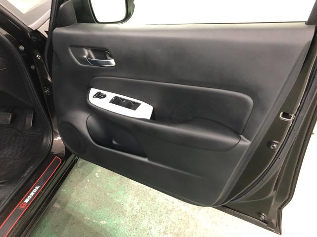 フィットｅ：ＨＥＶホーム　走行９９４３キロ／ナビ／バックカメラ１年保証距離無制限　走行距離９９４３キロ　フルセグナビ　バックカメラ　ブルートゥース　ＵＳＢ２口　純正マット　サイドエアバッグ　オートライト　ＬＥＤヘッドランプ　電動格納式ドアミラー　キーフリー（埼玉県）の中古車