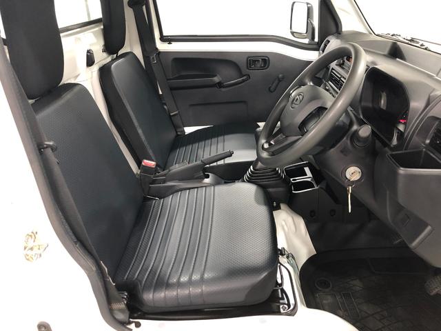 ハイゼットトラックスタンダード　４ＷＤ／ＭＴ車／走行３０８５キロ／ラジオ１年保証距離無制限　走行距離３０８５キロ　４ＷＤ　ＭＴ車　ＦＭＡＭラジオ　純正フロアマット　助手席エアバッグ　クリアランスソナー　オートライト　アイドリングストップ（埼玉県）の中古車