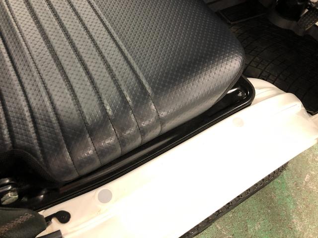 ハイゼットトラックスタンダード　４ＷＤ／ＭＴ車／走行３０８５キロ／ラジオ１年保証距離無制限　走行距離３０８５キロ　４ＷＤ　ＭＴ車　ＦＭＡＭラジオ　純正フロアマット　助手席エアバッグ　クリアランスソナー　オートライト　アイドリングストップ（埼玉県）の中古車