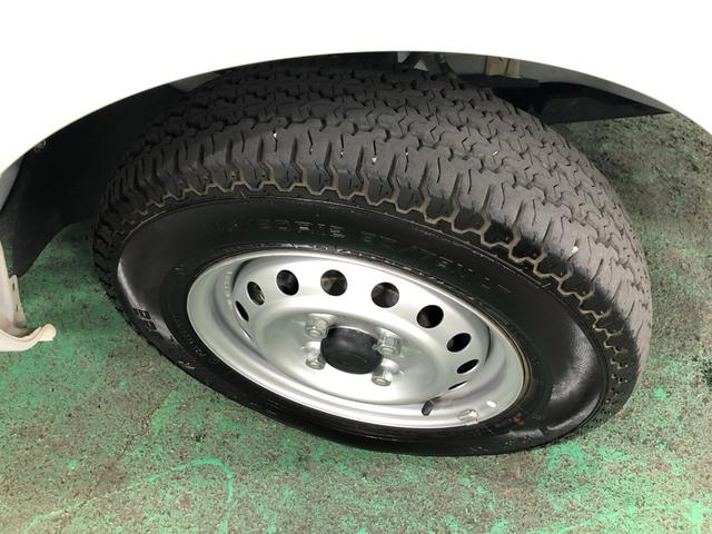 ハイゼットトラックスタンダード　４ＷＤ／ＭＴ車／走行３０８５キロ／ラジオ１年保証距離無制限　走行距離３０８５キロ　４ＷＤ　ＭＴ車　ＦＭＡＭラジオ　純正フロアマット　助手席エアバッグ　クリアランスソナー　オートライト　アイドリングストップ（埼玉県）の中古車