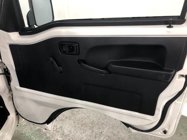 ハイゼットトラックスタンダード　４ＷＤ／ＭＴ車／走行３０８５キロ／ラジオ１年保証距離無制限　走行距離３０８５キロ　４ＷＤ　ＭＴ車　ＦＭＡＭラジオ　純正フロアマット　助手席エアバッグ　クリアランスソナー　オートライト　アイドリングストップ（埼玉県）の中古車