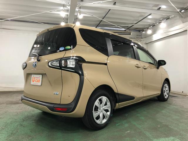 シエンタハイブリッド　ファンベースＸ　走行１５８１２キロ／純正マット１年保証距離無制限　走行距離１５８１２キロ　ＵＳＢソケット　純正カーペットマット　助手席エアバッグ　クリアランスソナー　オートマチックハイビーム　片側電動スライドドア　キーレスエントリー（埼玉県）の中古車