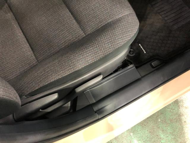 シエンタハイブリッド　ファンベースＸ　走行１５８１２キロ／純正マット１年保証距離無制限　走行距離１５８１２キロ　ＵＳＢソケット　純正カーペットマット　助手席エアバッグ　クリアランスソナー　オートマチックハイビーム　片側電動スライドドア　キーレスエントリー（埼玉県）の中古車