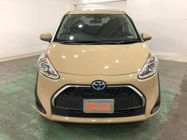 シエンタハイブリッド　ファンベースＸ　走行１５８１２キロ／純正マット１年保証距離無制限　走行距離１５８１２キロ　ＵＳＢソケット　純正カーペットマット　助手席エアバッグ　クリアランスソナー　オートマチックハイビーム　片側電動スライドドア　キーレスエントリー（埼玉県）の中古車