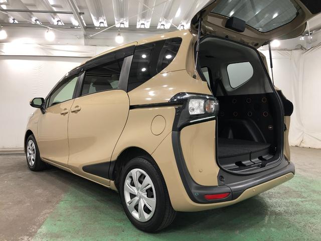 シエンタハイブリッド　ファンベースＸ　走行１５８１２キロ／純正マット１年保証距離無制限　走行距離１５８１２キロ　ＵＳＢソケット　純正カーペットマット　助手席エアバッグ　クリアランスソナー　オートマチックハイビーム　片側電動スライドドア　キーレスエントリー（埼玉県）の中古車