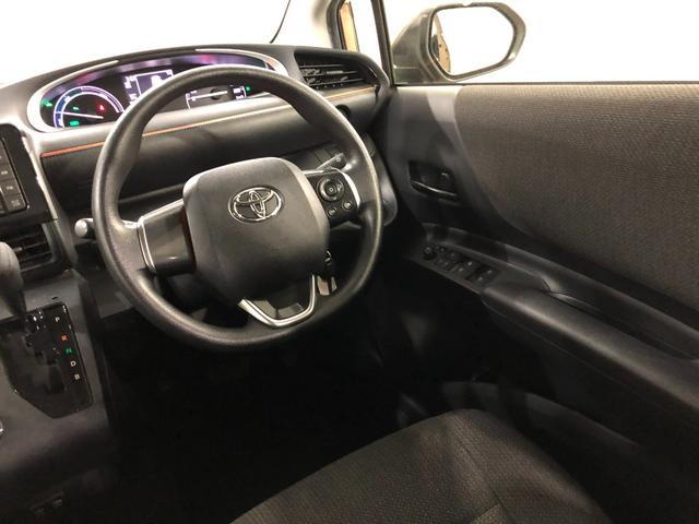 シエンタハイブリッド　ファンベースＸ　走行１５８１２キロ／純正マット１年保証距離無制限　走行距離１５８１２キロ　ＵＳＢソケット　純正カーペットマット　助手席エアバッグ　クリアランスソナー　オートマチックハイビーム　片側電動スライドドア　キーレスエントリー（埼玉県）の中古車