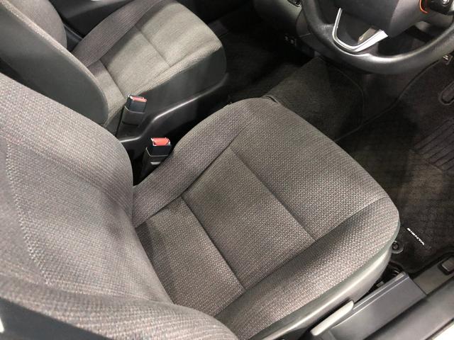 シエンタハイブリッド　ファンベースＸ　走行１５８１２キロ／純正マット１年保証距離無制限　走行距離１５８１２キロ　ＵＳＢソケット　純正カーペットマット　助手席エアバッグ　クリアランスソナー　オートマチックハイビーム　片側電動スライドドア　キーレスエントリー（埼玉県）の中古車