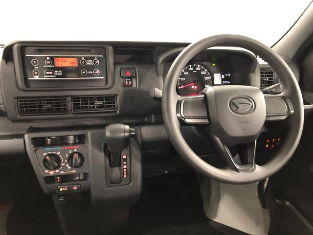 ハイゼットカーゴＤＸ　車検整備付／走行９５０３キロ／ＣＤチューナー／マット１年保証距離無制限　走行距離９５０３キロ　車検整備付　ＣＤチューナー　純正フロアマット　助手席エアバッグ　クリアランスソナー　オートライト　アイドリングストップ　両側スライドドア　キーレスエントリー（埼玉県）の中古車