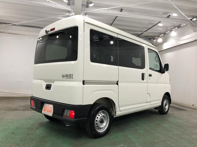 ハイゼットカーゴＤＸ　車検整備付／走行９５０３キロ／ＣＤチューナー／マット１年保証距離無制限　走行距離９５０３キロ　車検整備付　ＣＤチューナー　純正フロアマット　助手席エアバッグ　クリアランスソナー　オートライト　アイドリングストップ　両側スライドドア　キーレスエントリー（埼玉県）の中古車