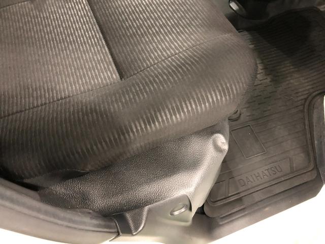 ハイゼットカーゴＤＸ　車検整備付／走行９５０３キロ／ＣＤチューナー／マット１年保証距離無制限　走行距離９５０３キロ　車検整備付　ＣＤチューナー　純正フロアマット　助手席エアバッグ　クリアランスソナー　オートライト　アイドリングストップ　両側スライドドア　キーレスエントリー（埼玉県）の中古車