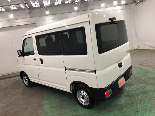 ハイゼットカーゴＤＸ　車検整備付／走行９５０３キロ／ＣＤチューナー／マット１年保証距離無制限　走行距離９５０３キロ　車検整備付　ＣＤチューナー　純正フロアマット　助手席エアバッグ　クリアランスソナー　オートライト　アイドリングストップ　両側スライドドア　キーレスエントリー（埼玉県）の中古車