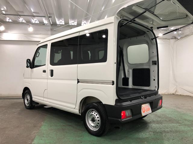 ハイゼットカーゴＤＸ　車検整備付／走行９５０３キロ／ＣＤチューナー／マット１年保証距離無制限　走行距離９５０３キロ　車検整備付　ＣＤチューナー　純正フロアマット　助手席エアバッグ　クリアランスソナー　オートライト　アイドリングストップ　両側スライドドア　キーレスエントリー（埼玉県）の中古車