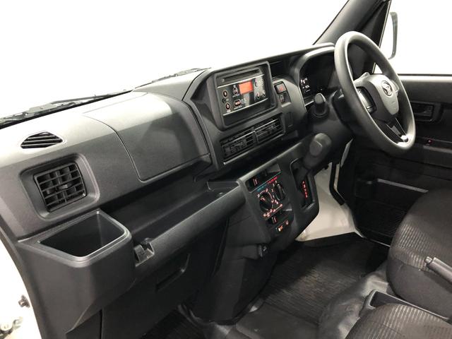 ハイゼットカーゴＤＸ　車検整備付／走行９５０３キロ／ＣＤチューナー／マット１年保証距離無制限　走行距離９５０３キロ　車検整備付　ＣＤチューナー　純正フロアマット　助手席エアバッグ　クリアランスソナー　オートライト　アイドリングストップ　両側スライドドア　キーレスエントリー（埼玉県）の中古車