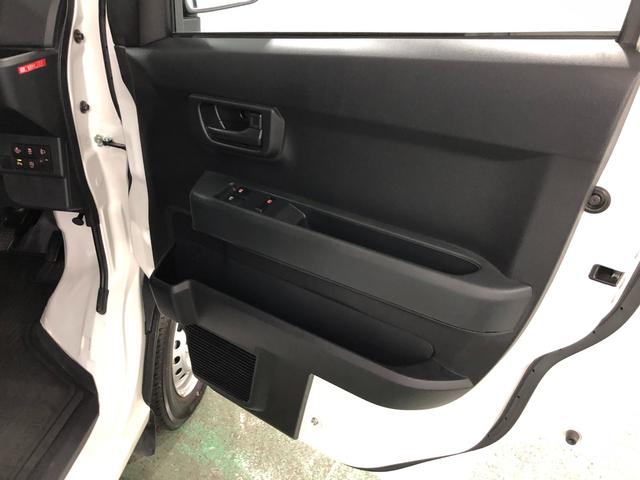 ハイゼットカーゴＤＸ　車検整備付／走行９５０３キロ／ＣＤチューナー／マット１年保証距離無制限　走行距離９５０３キロ　車検整備付　ＣＤチューナー　純正フロアマット　助手席エアバッグ　クリアランスソナー　オートライト　アイドリングストップ　両側スライドドア　キーレスエントリー（埼玉県）の中古車