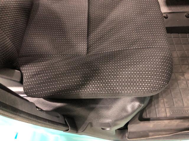 ハイゼットカーゴデラックスＳＡIII　走行２７８４９キロ／４ＷＤ／ナビ一年保証・走行距離無制限　走行２７８４９キロ　純正カーペットマット　フルセグナビ　ブルートゥース　バックカメラ　ＤＶＤ　アイドリングストップ　キーレス（埼玉県）の中古車