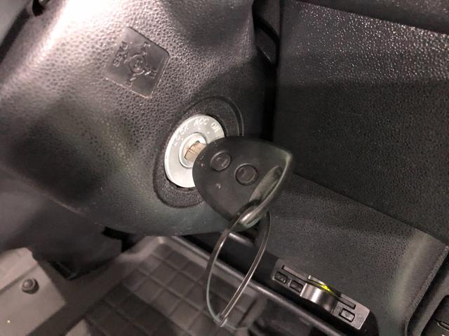 ハイゼットカーゴデラックスＳＡIII　走行２７８４９キロ／４ＷＤ／ナビ一年保証・走行距離無制限　走行２７８４９キロ　純正カーペットマット　フルセグナビ　ブルートゥース　バックカメラ　ＤＶＤ　アイドリングストップ　キーレス（埼玉県）の中古車