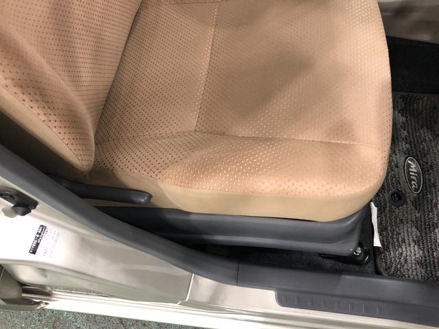 ミラＸ　走行５１２８８キロ／修復歴／タイヤ４本交換／キーレス一年保証・走行距離無制限　走行５１２８８キロ　助手席エアバック　純正カーペットマット　ＣＤチューナー　キーレス　オートエアコン　ホイールキャップ（埼玉県）の中古車