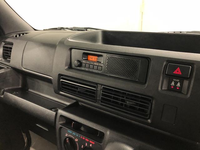 ハイゼットカーゴスペシャル　走行１０１１２キロ／車検整備付／ＡＭＦＭラジオ一年保証・走行距離無制限　走行１０１１２キロ　助手席エアバック　純正カーペットマット　クリアランスソナー　オートライト　アイドリングストップ（埼玉県）の中古車