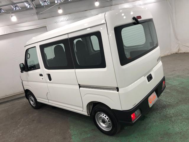 ハイゼットカーゴスペシャル　走行１０１１２キロ／車検整備付／ＡＭＦＭラジオ一年保証・走行距離無制限　走行１０１１２キロ　助手席エアバック　純正カーペットマット　クリアランスソナー　オートライト　アイドリングストップ（埼玉県）の中古車