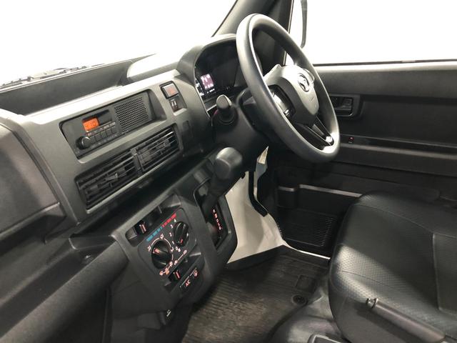 ハイゼットカーゴスペシャル　走行１０１１２キロ／車検整備付／ＡＭＦＭラジオ一年保証・走行距離無制限　走行１０１１２キロ　助手席エアバック　純正カーペットマット　クリアランスソナー　オートライト　アイドリングストップ（埼玉県）の中古車