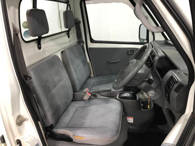 クリッパートラックＤＸ　４ＷＤ／車検整備付／走行２５１８３キロ１年保証距離無制限　走行距離２５１８３キロ　車検整備付　４ＷＤ　マニュアルエアコン　純正フロアマット　マニュアルエアコン　パワステなし（埼玉県）の中古車