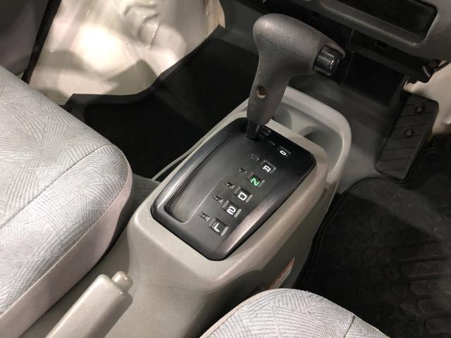 クリッパートラックＤＸ　４ＷＤ／車検整備付／走行２５１８３キロ１年保証距離無制限　走行距離２５１８３キロ　車検整備付　４ＷＤ　マニュアルエアコン　純正フロアマット　マニュアルエアコン　パワステなし（埼玉県）の中古車