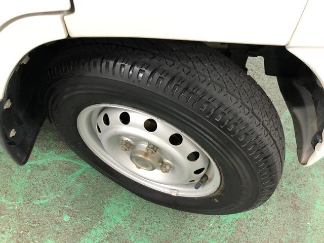 クリッパートラックＤＸ　４ＷＤ／車検整備付／走行２５１８３キロ１年保証距離無制限　走行距離２５１８３キロ　車検整備付　４ＷＤ　マニュアルエアコン　純正フロアマット　マニュアルエアコン　パワステなし（埼玉県）の中古車